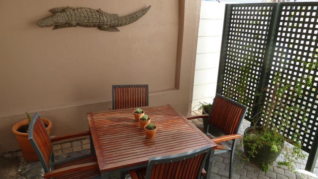 20 On Dixton Apartment Cape Town Bilik gambar